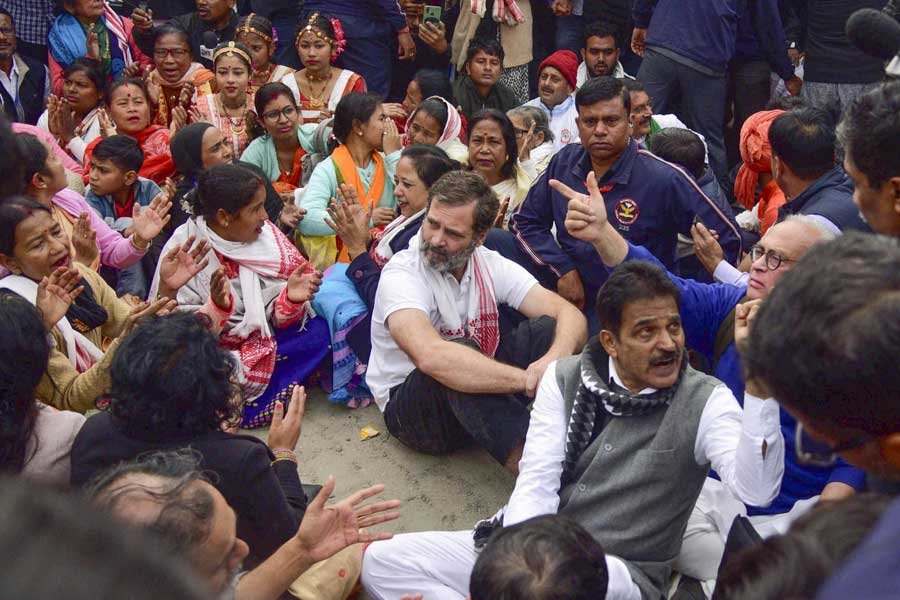 Rahul Gandhi's Yatra Stopped By Cops